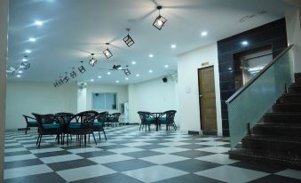 Hotel Sagar Inn , Sagar