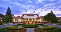 Hyatt Hotel Canberra - A Park Hyatt Hotel فنادق في 