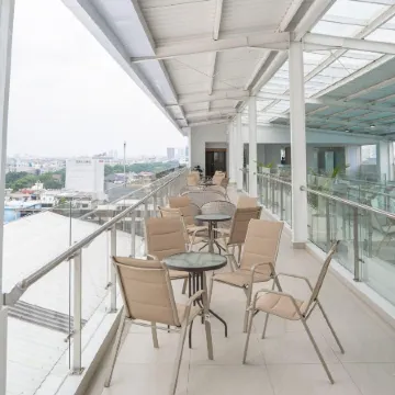 Grand G7 Hotel Pasar Baru Отели рядом с достопримечательностью «Сикхски храм на Джакарта»