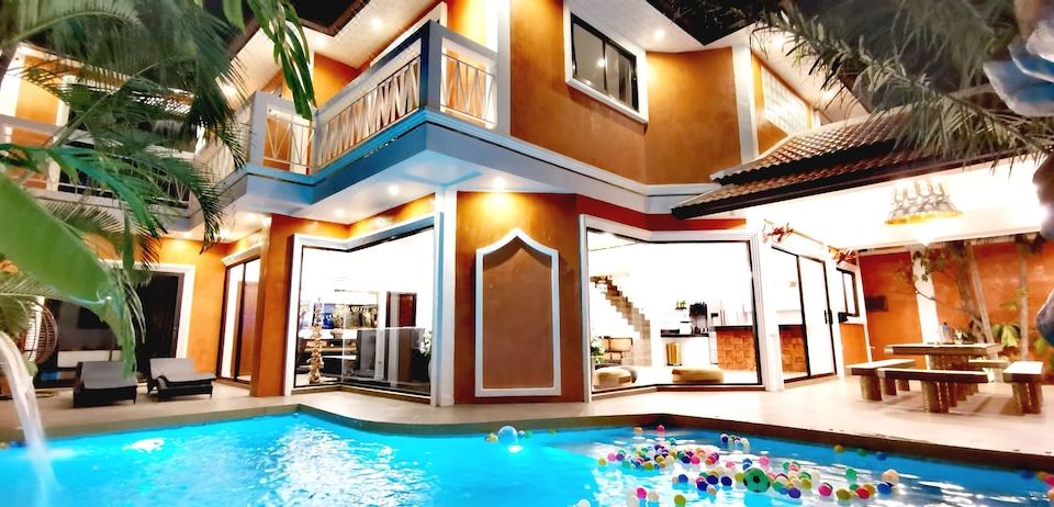 LAND58 POOL VILLA PATTAYA - 7 BEDROOMS - Housity