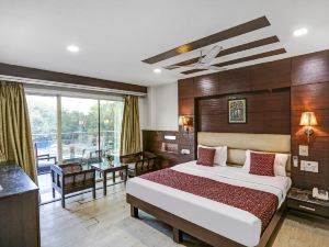 Hotel FabStays - South Delhi