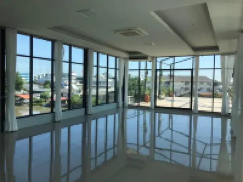 The River Palm Resort