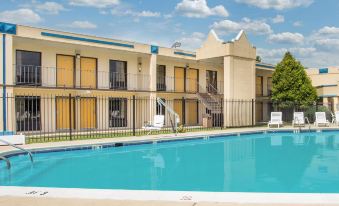 Super 8 by Wyndham Camp Springs/Andrews AFB DC Area