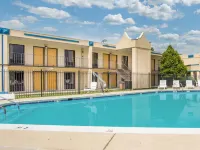 Super 8 by Wyndham Camp Springs/Andrews AFB DC Area Hotels in Clinton