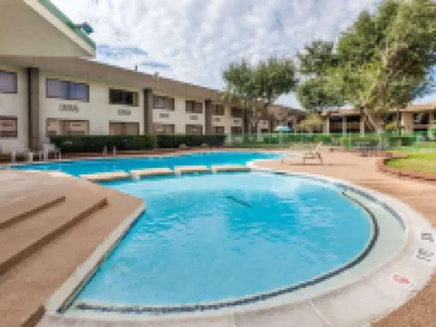 Days Inn by Wyndham Sherman Hotels in Grayson County