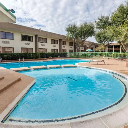 Days Inn by Wyndham Sherman