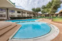 Days Inn by Wyndham Sherman Hotels in Sherman