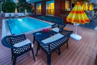 Aspendos Suites Konyaaltı Apart - ที่มีสระว่ายน้ำ