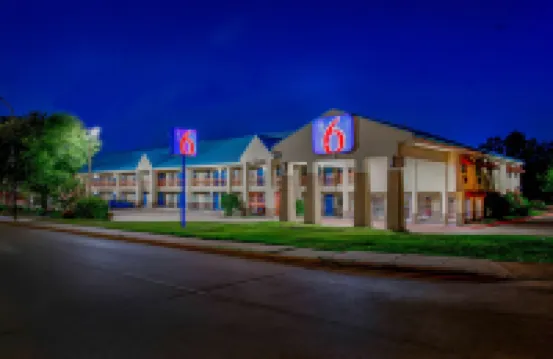 Motel 6 Arlington, TX
