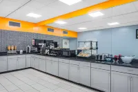 Howard Johnson by Wyndham Staunton - breakfast