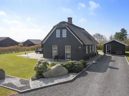 "Benita" - 400m to the Fjord