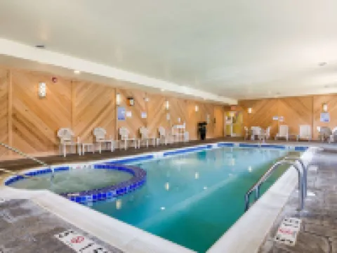 Comfort Inn & Suites Orange - Montpelier Hotels in Orange