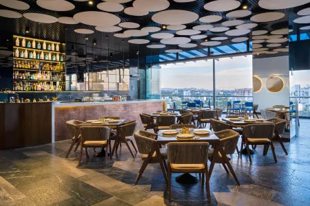 voco Guadalajara Neruda Отели рядом с достопримечательностью «University Center of Art Architecture and Design»