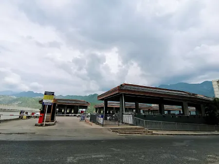 Wushan County Xiajiang Homestay Отели рядом с достопримечательностью «Daning River Ancient Plank Road Relic Site»