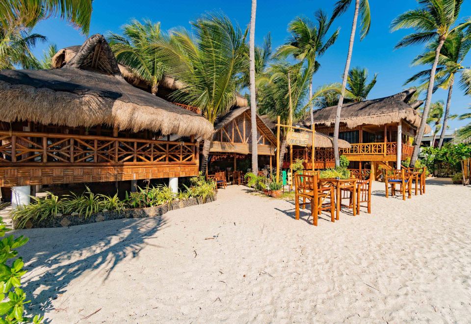 더 코럴 블루 오리엔탈 비치 빌라 앤드 스위트