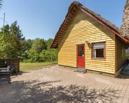 "Ingeborg" - 100m to the Fjord Hotels in Hemmet