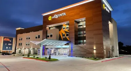 La Quinta Inn & Suites by Wyndham Dallas/Fairpark