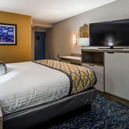 Best Western Plus Bloomington East Hotel