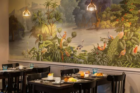 Best Western Plus la Demeure Отели рядом с достопримечательностью «St-Medard»