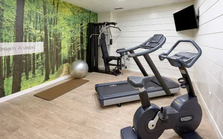 NH Ciudad de Valencia Отели рядом с достопримечательностью «Quart Towers»