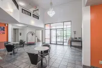 Motel 6 Lawrence, KS Các khách sạn ở Lawrence