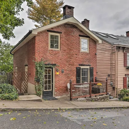 Historic Home in Lambertville Walk to Bridge