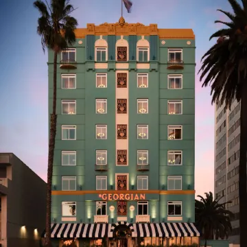 The Georgian Hotel Отели рядом с достопримечательностью «Променад на Третьей улице»