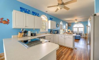 Waterfront Emerald Isle Home w/ Dock Access!