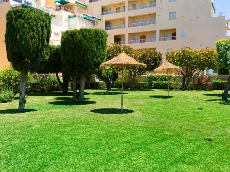 Marina Отели рядом с достопримечательностью «Playa Salobreña»