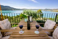 1st Floor Apartment in Old Lakeside Andalusian Farmhouse