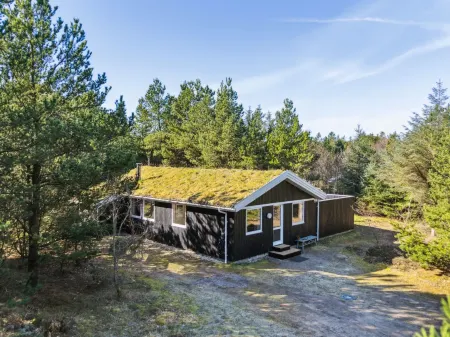 "Eriksine" - 1.9km from the Sea Отели рядом с достопримечательностью «Blokhus Strand»