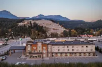 Holiday Inn Express Golden-Kicking Horse Hotels near Golden Museum and Archives