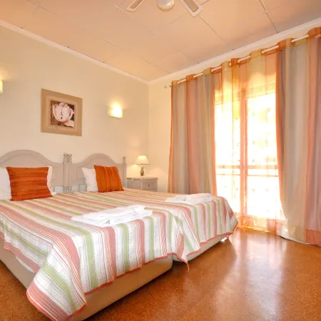 Spacious Retreat with Prime Location, Private Pool, Snooker, Free AC & Wifi