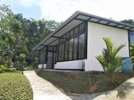 Menoreh Farm Stay Отели в г. Samigaluh