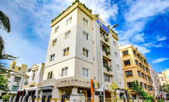 FabHotel Anchorage Inn - Nr Axis Mall