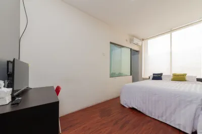 Urbanview Hotel Ellegan Residence Alam Sutera Serpong by RedDoorz Hotels near Jogging Track Lake Alam Sutera