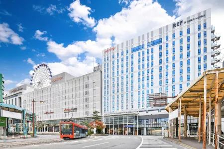 Ref Matsuyama City Station by Vessel Hotels Отели рядом с достопримечательностью «Bocchan Wind up Clock»