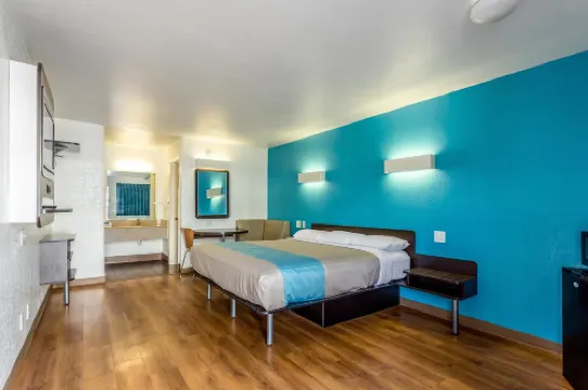 Motel 6 Bryan, TX - College Station