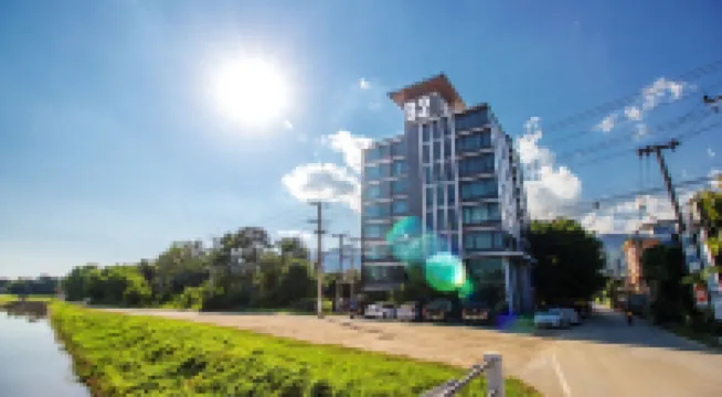 โรงแรมบีทู แบล็ค บิซสิเนส แอนด์ บัดเจท โรงแรมใกล้วัดเจ็ดยอด พระอารามหลวง