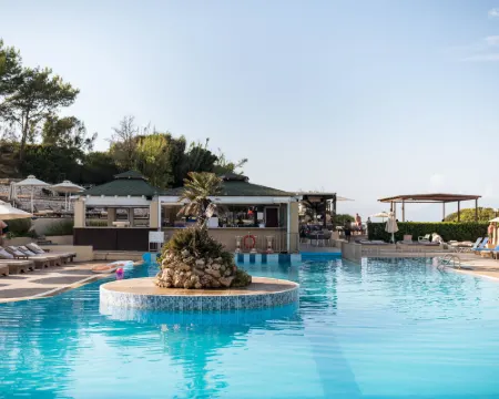 Akron Seascape Resort シダリオンのホテル