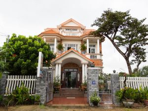 Beautiful Moon Hoi An Villa