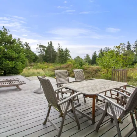 "Aleko" - 2.5km from the Sea Hoteles en Henne Kirkeby