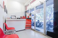 RedDoorz @ Garden Boulevard Citra Raya Tangerang Hotels in Cikupa