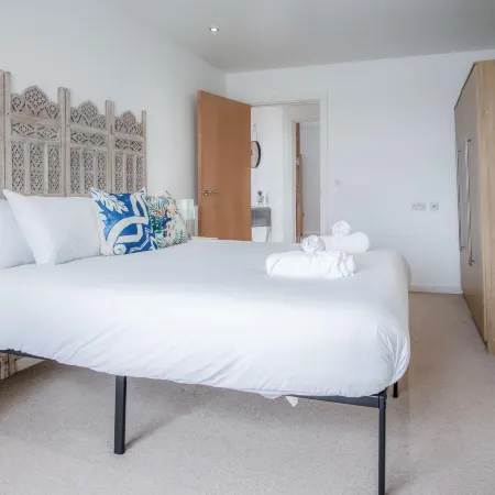 The Penthouse - 3 Bedroom Apartment - Llanelli