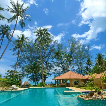 The Siam Residence Boutique Resort Отели рядом с достопримечательностью «Причал Натон»