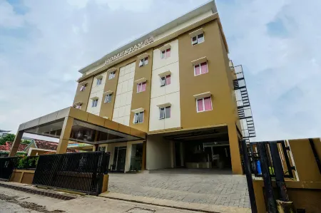 Homestay 82 Syariah Palembang Отели в г. Sekip Jaya