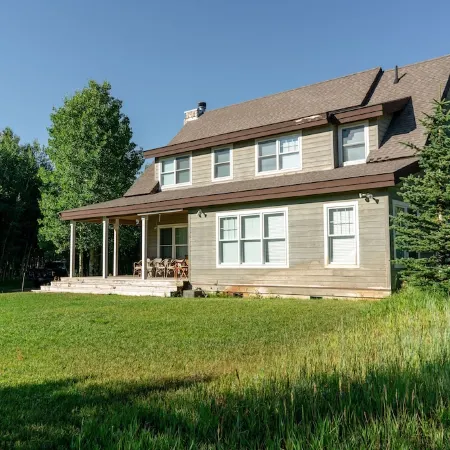 Tranquil Wyoming Cabin Near Uintas - 105 Acres! Отели в г. Уинта
