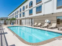 Wingate by Wyndham Sulphur Near Lake Charles - Pools