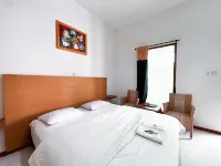 Hotel Pondok Hexa Seaside - parking