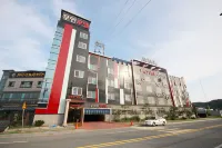 Andong Hotel Gung Hotels near Byeongsanseowon Confucian Academy